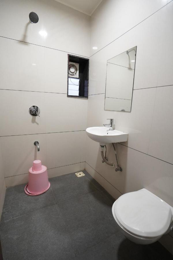 Hotel Ravi Residency Nadiad Экстерьер фото