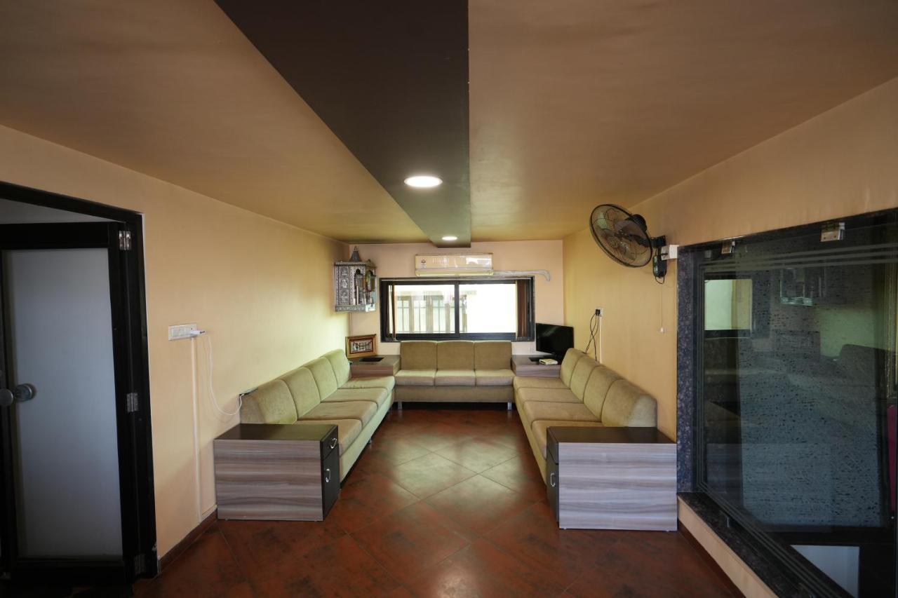 Hotel Ravi Residency Nadiad Экстерьер фото